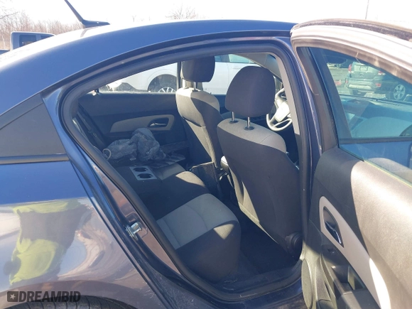 2014 Chevrolet Cruze LS with VIN 1G1PB5SH6E7325770, listed as a IAAI auction lot 41696037 with 114,931 mi miles. Bid and sale history available at carsss.com. Image 8.
