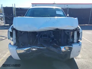 2007 Chevrolet Silverado 1500 LT w/1LT with VIN 2GCEC13C571695258, listed as a IAAI auction lot 41239531 with 266,909 mi miles. Bid and sale history available at carsss.com. Image 6.