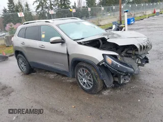 2019 Jeep Cherokee Latitude with VIN 1C4PJLCB5KD205495, listed as a IAAI auction lot 41856955 with 1 mi miles. Bid and sale history available at carsss.com. Image 1.