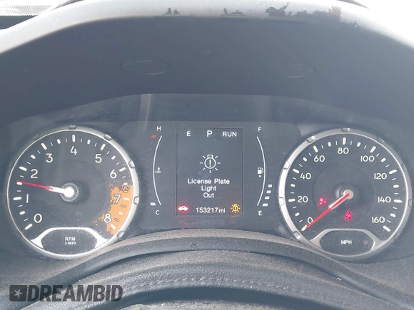 2017 Jeep Renegade Latitude z VIN ZACCJBBB7HPG31581, wystawiony jako IAAI lot #41933910 z przebiegiem 153 217 mil mil oraz . Historia ofert i sprzedaży dostępna na DreamBid. Obrazek 7.