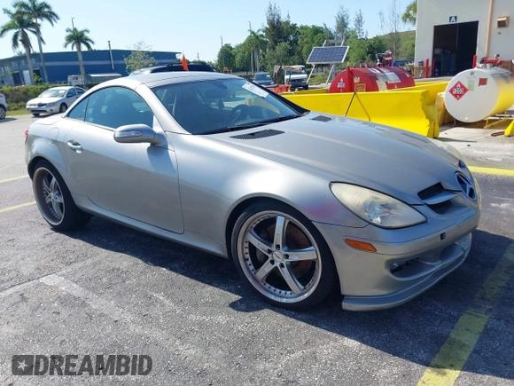 2005 Mercedes-Benz SLK 230/320 with VIN WDBWK56F85F032243, listed as a IAAI auction lot 42267834 with 128,289 mi miles and . Bid and sale history available at DreamBid. Image 1.