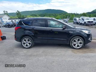 2019 Ford Escape Titanium с VIN 1FMCU9J95KUA09190, выставлен на аукционе IAAI как лот 42539445 с пробегом 61 027 миль миль и . История ставок и продаж доступна на DreamBid. Изображение 13.