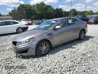 2013 Kia Optima LX z VIN 5XXGM4A74DG184952, wystawiony jako Copart lot #58173215 z przebiegiem 126 851 mil mil oraz Tytuł czysty. Historia ofert i sprzedaży dostępna na DreamBid. Obrazek 1.