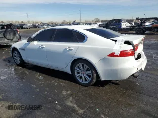 2016 Jaguar XF 35t Premium z VIN SAJBD4BV5GCY10327, wystawiony jako Copart lot #45133085 z przebiegiem 74 860 mil mil oraz Szkoda całkowita • Salvage title. Historia ofert i sprzedaży dostępna na DreamBid. Obrazek 2.