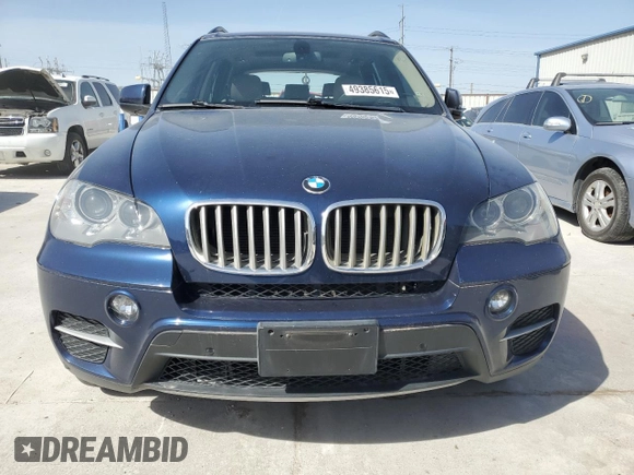 2013 BMW X5 xDrive35i with VIN 5UXZV4C50D0B09105, listed as a Copart auction lot 49385615 with 121,437 mi miles and Salvage Title. Bid and sale history available at carsss.com. Image 5.