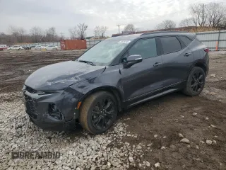 2021 Chevrolet Blazer RS z VIN 3GNKBKRS5MS556233, wystawiony jako Copart lot #49636245 z przebiegiem 51 132 mil mil oraz Szkoda całkowita • Salvage title. Historia ofert i sprzedaży dostępna na DreamBid. Obrazek 1.