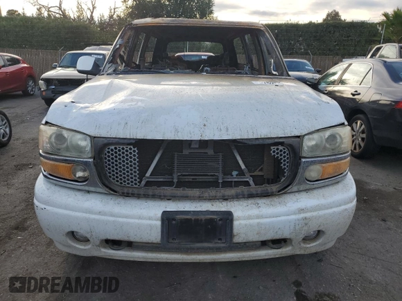 2003 GMC Yukon XL Denali with VIN 1GKFK66UX3J327011, listed as a Copart auction lot 87629095 with 0 mi miles and Non Repairable. Bid and sale history available at carsss.com. Image 5.