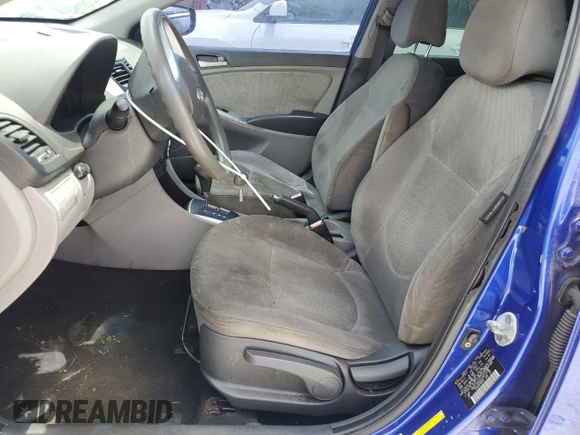2012 Hyundai Accent GLS z VIN KMHCT4AE8CU047372, wystawiony jako Copart lot #55175975 z przebiegiem 180 484 mil mil oraz Tytuł czysty. Historia ofert i sprzedaży dostępna na DreamBid. Obrazek 7.