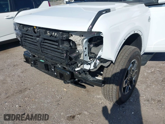 2024 Ford Bronco Outer Banks with VIN 1FMDE8BH6RLB35995, listed as a IAAI auction lot 41712075 with 3,733 mi miles. Bid and sale history available at carsss.com. Image 6.
