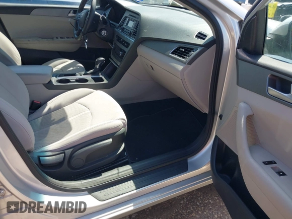 2015 Hyundai Sonata SE with VIN 5NPE24AF9FH041944, listed as a IAAI auction lot 42107263 with 158,270 mi miles and . Bid and sale history available at DreamBid. Image 5.