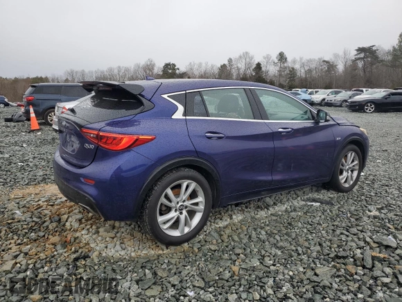 2018 Infiniti QX30 Luxury z VIN SJKCH5CP0JA054242, wystawiony jako Copart lot #41742025 z przebiegiem 73 054 mil mil oraz Szkoda całkowita • Salvage title. Historia ofert i sprzedaży dostępna na DreamBid. Obrazek 3.