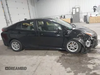 2017 Toyota Prius Two with VIN JTDKBRFU2H3044626, listed as a IAAI auction lot 41738057 with 81,932 mi miles. Bid and sale history available at carsss.com. Image 13.