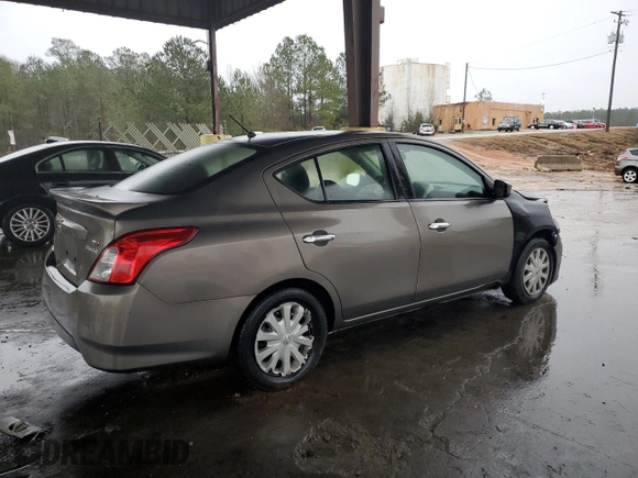 2017 Nissan Versa SV z VIN 3N1CN7AP5HK437552, wystawiony jako Copart lot #45265895 z przebiegiem 168 202 mil mil oraz Szkoda całkowita • Salvage title. Historia ofert i sprzedaży dostępna na DreamBid. Obrazek 3.