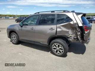 2024 Subaru Forester Premium z VIN JF2SKACC6RH463419, wystawiony jako Copart lot #55591345 z przebiegiem 4 930 mil mil oraz Szkoda całkowita • Salvage title. Historia ofert i sprzedaży dostępna na DreamBid. Obrazek 2.