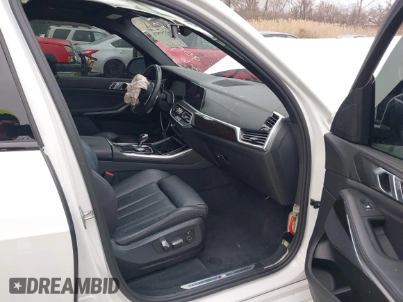 2020 BMW X5 xDrive40i with VIN 5UXCR6C08L9D07645, listed as a IAAI auction lot 41757971 with 87,157 mi miles. Bid and sale history available at carsss.com. Image 5.
