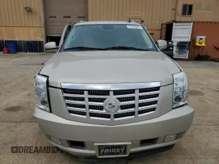2008 Cadillac Escalade ESV z VIN 1GYFK668X8R195644, wystawiony jako Copart lot #51516375 z przebiegiem 212 510 mil mil oraz Szkoda całkowita • Salvage title. Historia ofert i sprzedaży dostępna na DreamBid. Obrazek 5.