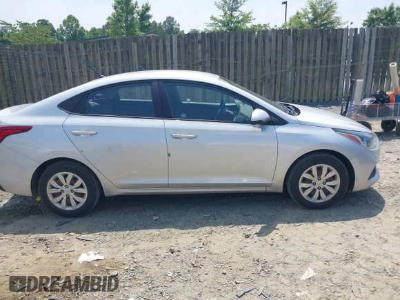 2018 Hyundai Accent SEL z VIN 3KPC24A35JE034306, wystawiony jako IAAI lot #42505216 z przebiegiem 53 999 mil mil oraz . Historia ofert i sprzedaży dostępna na DreamBid. Obrazek 13.