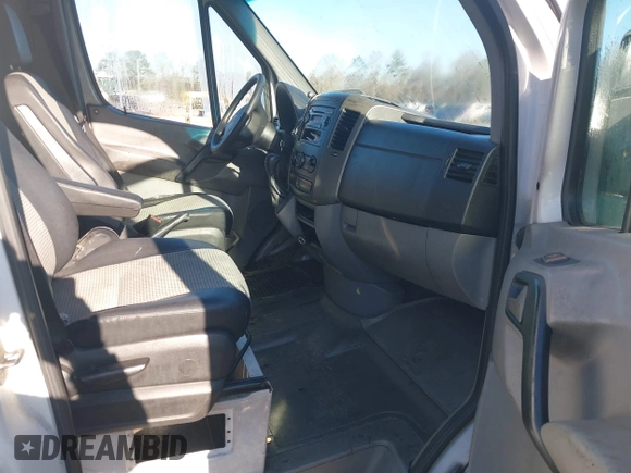 2007 Freightliner Sprinter with VIN WDYPE845875167020, listed as a IAAI auction lot 41767586 with 90,600 mi miles and . Bid and sale history available at DreamBid. Image 5.