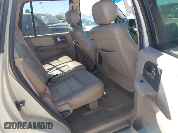 2005 Ford Expedition Limited with VIN 1FMFU20525LA93434, listed as a IAAI auction lot 41787625 with 242,057 mi miles. Bid and sale history available at carsss.com. Image 8.