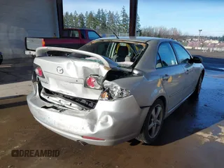 2008 Mazda 6 i Sport VE with VIN 1YVHP80C285M48093, listed as a IAAI auction lot 41881272 with 184,410 mi miles. Bid and sale history available at carsss.com. Image 4.