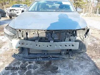 2019 Mazda 3 w/Select with VIN 3MZBPAAL4KM109139, listed as a IAAI auction lot 41421281 with 105,954 mi miles. Bid and sale history available at carsss.com. Image 6.