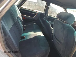 1989 Ford Taurus GL with VIN 1FABP52U3KG163808, listed as a Copart auction lot 68191314 with 5,676 mi miles and Clean Title. Bid and sale history available at carsss.com. Image 10.