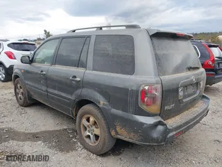 2008 Honda Pilot SE with VIN 5FNYF28318B003000, listed as a IAAI auction lot 40577303 with 1 mi miles. Bid and sale history available at carsss.com. Image 3.