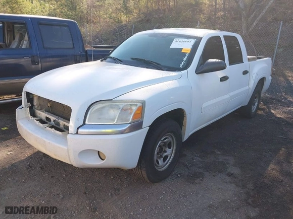 2007 Mitsubishi Raider LS with VIN 1Z7HC28K37S234275, listed as a IAAI auction lot 41656693 with 200354 miles. Bid and sale history available at carsss.com. Image 2.