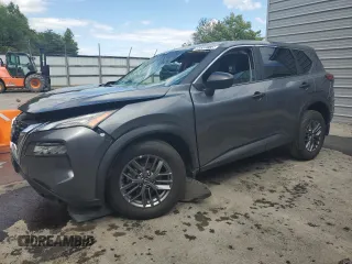 2023 Nissan Rogue S z VIN 5N1BT3AB5PC910183, wystawiony jako Copart lot #59811945 z przebiegiem 26 281 mil mil oraz Czysty tytuł • Clean title. Historia ofert i sprzedaży dostępna na DreamBid. Obrazek 1.