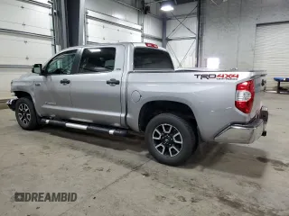 2018 Toyota Tundra SR5 z VIN 5TFDW5F1XJX768641, wystawiony jako Copart lot #53269535 z przebiegiem 55 862 mil mil oraz Szkoda całkowita • Salvage title. Historia ofert i sprzedaży dostępna na DreamBid. Obrazek 2.