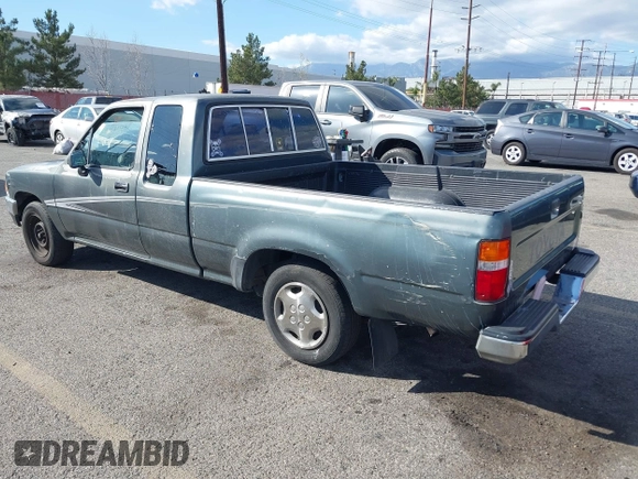 1992 Toyota Pickup DLX with VIN JT4RN93P5N5058671, listed as a IAAI auction lot 41712213 with 232,869 mi miles and . Bid and sale history available at DreamBid. Image 3.