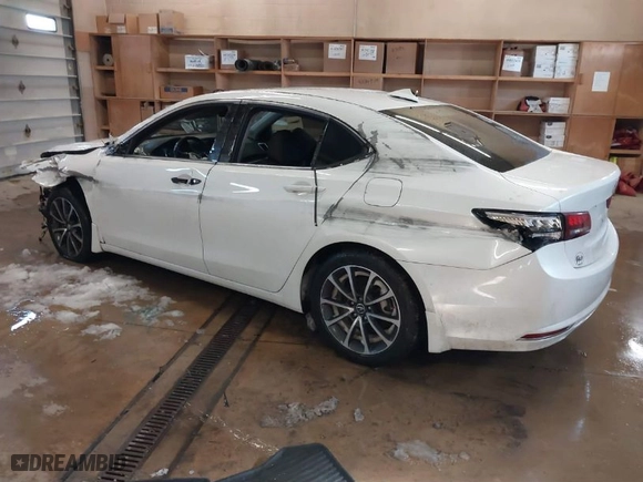 2015 Acura TLX V6 Tech with VIN 19UUB2F59FA026384, listed as a IAAI auction lot 41571218 with 1 mi miles. Bid and sale history available at carsss.com. Image 3.
