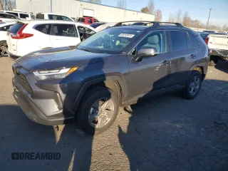 2024 Toyota RAV4 XLE with VIN 2T3P1RFV4RC483201, listed as a Copart auction lot 83233974 with 1,294 mi miles and Salvage Title. Bid and sale history available at carsss.com. Image 1.