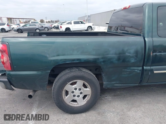 2005 Chevrolet Silverado 1500 LS with VIN 2GCEC19T151306636, listed as a IAAI auction lot 42068068 with 171,825 mi miles and . Bid and sale history available at DreamBid. Image 12.