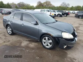 2008 Volkswagen Jetta SE с VIN 3VWRM71K18M135790, выставлен на аукционе IAAI как лот 42165888 с пробегом 147 523 миль миль и . История ставок и продаж доступна на DreamBid. Изображение 1.