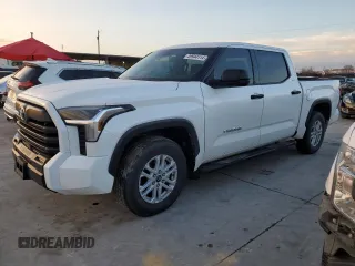 2022 Toyota Tundra 2WD SR5 with VIN 5TFLA5AB9NX004666, listed as a Copart auction lot 39944114 with 86,720 mi miles. Bid and sale history available at carsss.com. Image 1.