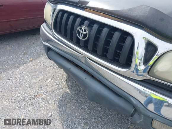 2001 Toyota Tacoma PreRunner with VIN 5TEGN92N61Z762988, listed as a IAAI auction lot 42020121 with 267,911 mi miles. Bid and sale history available at carsss.com. Image 6.