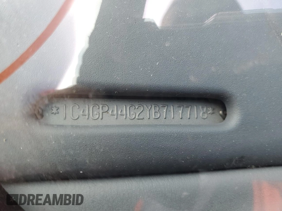 2000 Chrysler Town & Country LX z VIN 1C4GP44G2YB717718, wystawiony jako Copart lot #44685025 z przebiegiem 188 889 mil mil oraz Szkoda całkowita • Salvage title. Historia ofert i sprzedaży dostępna na DreamBid. Obrazek 13.