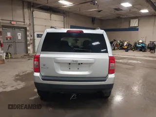 2011 Jeep Patriot Latitude с VIN 1J4NF1GB9BD266334, выставлен на аукционе IAAI как лот 42209910 с пробегом 98 442 миль миль и . История ставок и продаж доступна на DreamBid. Изображение 15.