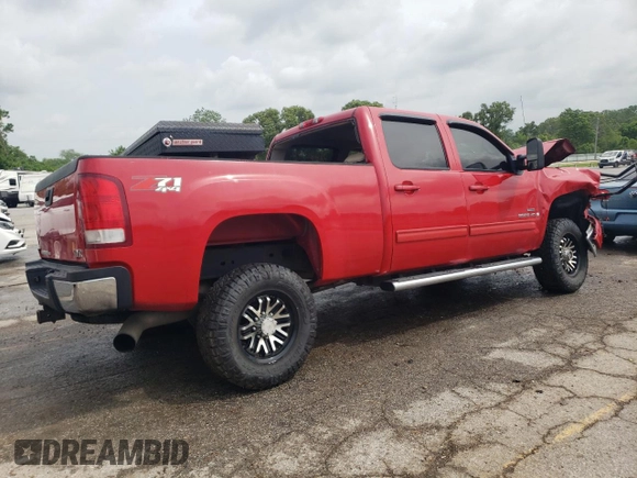 2009 GMC Sierra 2500HD SLT z VIN 1GTHK63679F119335, wystawiony jako Copart lot #56906825 z przebiegiem 368 067 mil mil oraz Szkoda całkowita • Salvage title. Historia ofert i sprzedaży dostępna na DreamBid. Obrazek 3.
