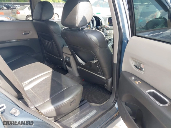 2006 Subaru B9 Tribeca 7-Pass Ltd with VIN 4S4WX85C964415029, listed as a IAAI auction lot 42113331 with 160,404 mi miles. Bid and sale history available at carsss.com. Image 8.