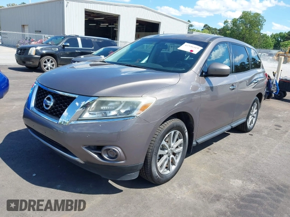 2014 Nissan Pathfinder S z VIN 5N1AR2MNXEC613921, wystawiony jako IAAI lot #42346119 z przebiegiem 163 490 mil mil oraz . Historia ofert i sprzedaży dostępna na DreamBid. Obrazek 2.