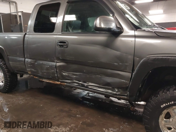 2000 GMC Sierra 1500 SLE with VIN 1GTEK19T0YZ211077, listed as a IAAI auction lot 41626980 with 224,823 mi miles and . Bid and sale history available at DreamBid. Image 6.