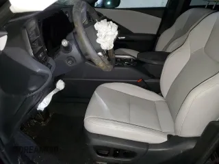 2024 Lexus TX 350 z VIN 5TDAAAB69RS012327, wystawiony jako Copart lot #46971175 z przebiegiem Nie podano mil oraz Szkoda całkowita • Salvage title. Historia ofert i sprzedaży dostępna na DreamBid. Obrazek 7.