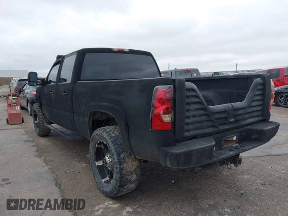 2003 Chevrolet Silverado 1500HD LS with VIN 1GCGK13U23F194464, listed as a IAAI auction lot 41565572 with Not Provided miles and . Bid and sale history available at DreamBid. Image 3.