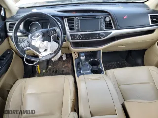 2017 Toyota Highlander XLE with VIN 5TDJZRFH7HS367692, listed as a Copart auction lot 43081615 with 0 mi miles and Salvage Title. Bid and sale history available at carsss.com. Image 8.