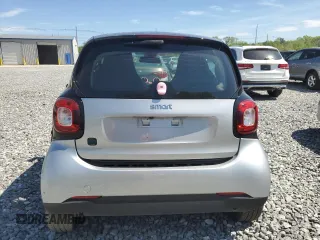 2019 Smart fortwo Pure z VIN WMEFJ9BAXKK359995, wystawiony jako Copart lot #56724955 z przebiegiem 17 755 mil mil oraz Tytuł czysty. Historia ofert i sprzedaży dostępna na DreamBid. Obrazek 6.