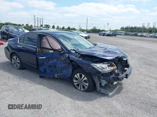 2015 Honda Accord LX with VIN 1HGCR2F35FA198109, listed as a IAAI auction lot 40899343 with Not Provided miles. Bid and sale history available at carsss.com. Image 1.