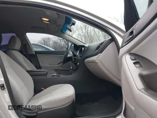 2014 Kia Optima LX z VIN KNAGM4A74E5476622, wystawiony jako IAAI lot #41701835 z przebiegiem 193 086 mil mil oraz . Historia ofert i sprzedaży dostępna na DreamBid. Obrazek 5.