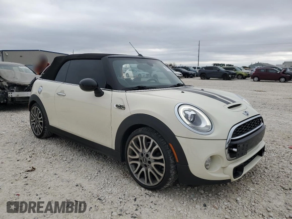 2017 MINI Convertible Cooper S z VIN WMWWG9C52H3C22972, wystawiony jako Copart lot #87302554 z przebiegiem 83 123 mil mil oraz Szkoda całkowita • Salvage title. Historia ofert i sprzedaży dostępna na DreamBid. Obrazek 4.